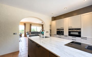 Property slide 25
