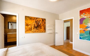 Property slide 32