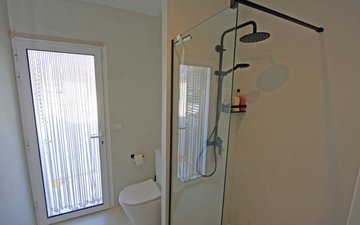 Property slide 32