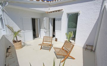 Property slide 40