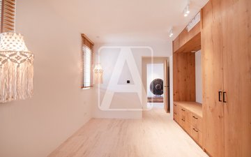 Property slide 32