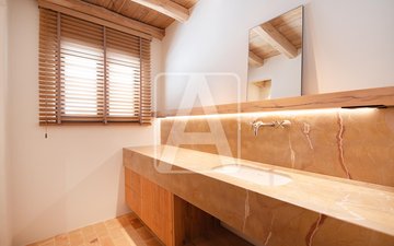 Property slide 44