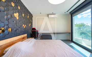 Property slide 48