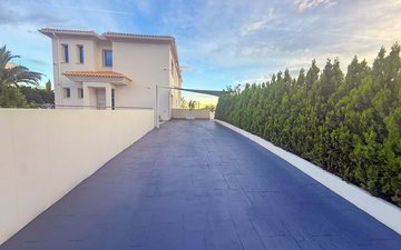 Property slide 14