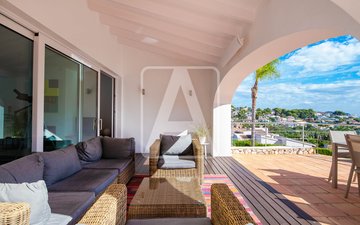 Property slide 44