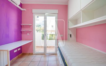Property slide 22