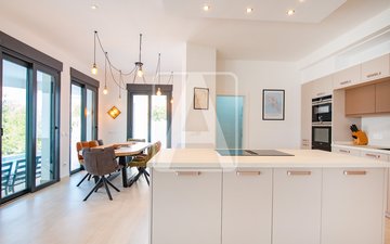 Property slide 18