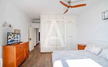 Property slide 40
