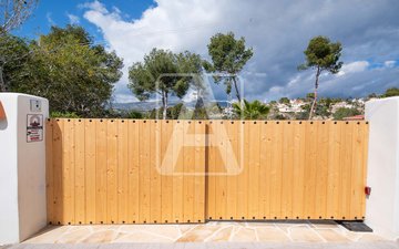 Property slide 32