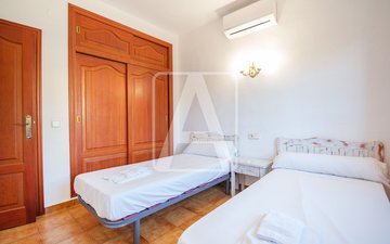 Property slide 25