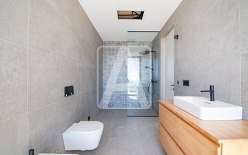 Property slide 20
