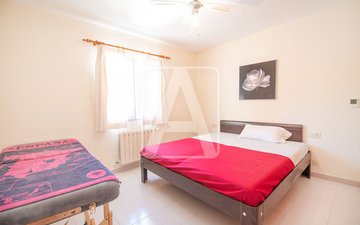 Property slide 22