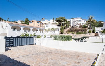 Property slide 32