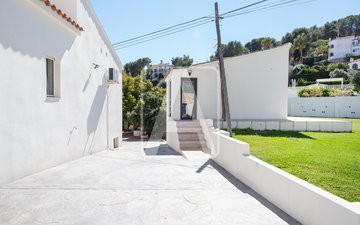 Property slide 17
