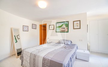 Property slide 10