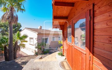 Property slide 39