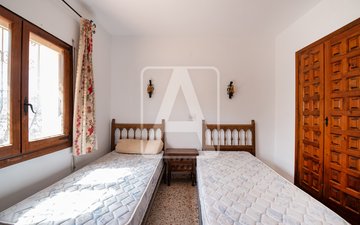 Property slide 18