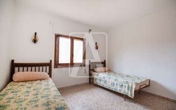 Property slide 19