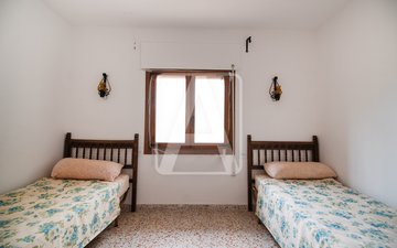 Property slide 20