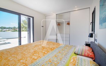 Property slide 30