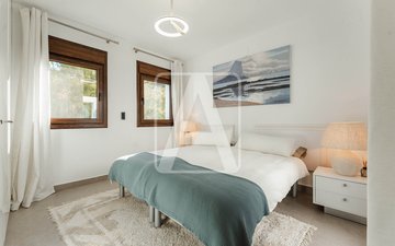Property slide 32