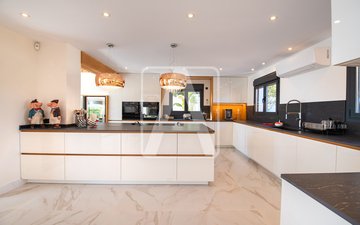 Property slide 20