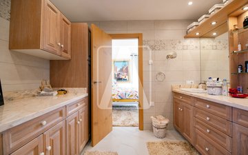 Property slide 32