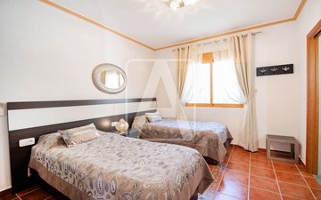 Property slide 46