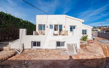 Property slide 32