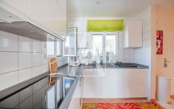 Property slide 21