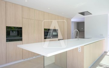 Property slide 18