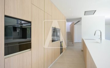 Property slide 19