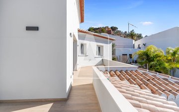 Property slide 44
