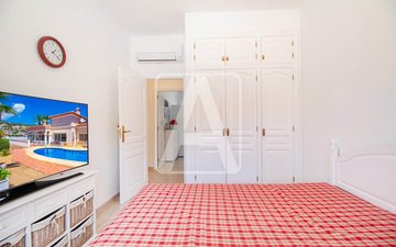 Property slide 22