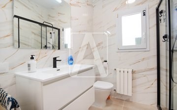 Property slide 32
