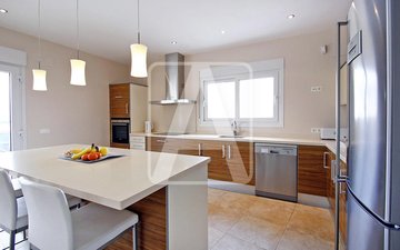 Property slide 10