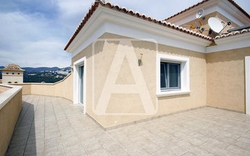Property slide 18