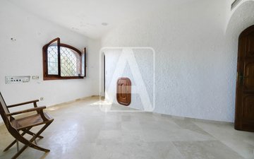 Property slide 16