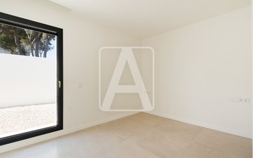Property slide 21