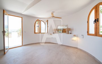 Property slide 35