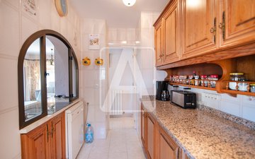 Property slide 17