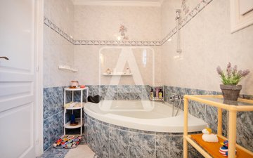 Property slide 30