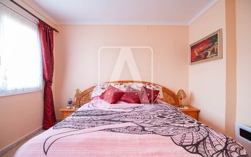 Property slide 32