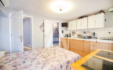 Property slide 44