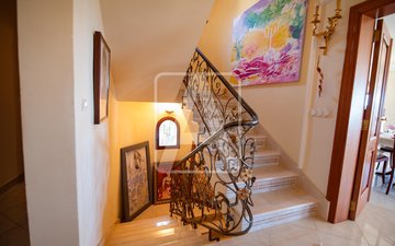 Property slide 20
