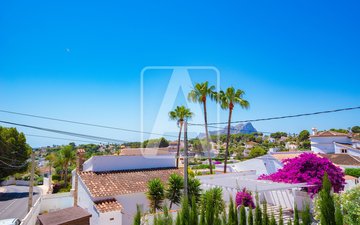 Property slide 32
