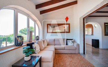 Property slide 20