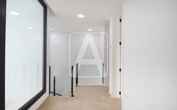 Property slide 32