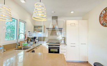 Property slide 14