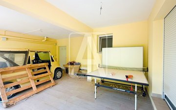 Property slide 25